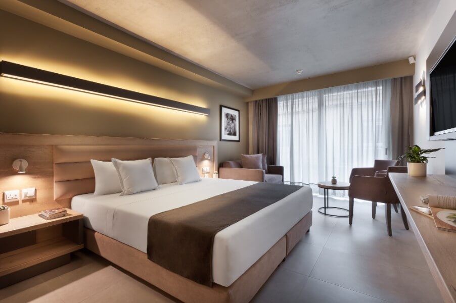 Hotel 8